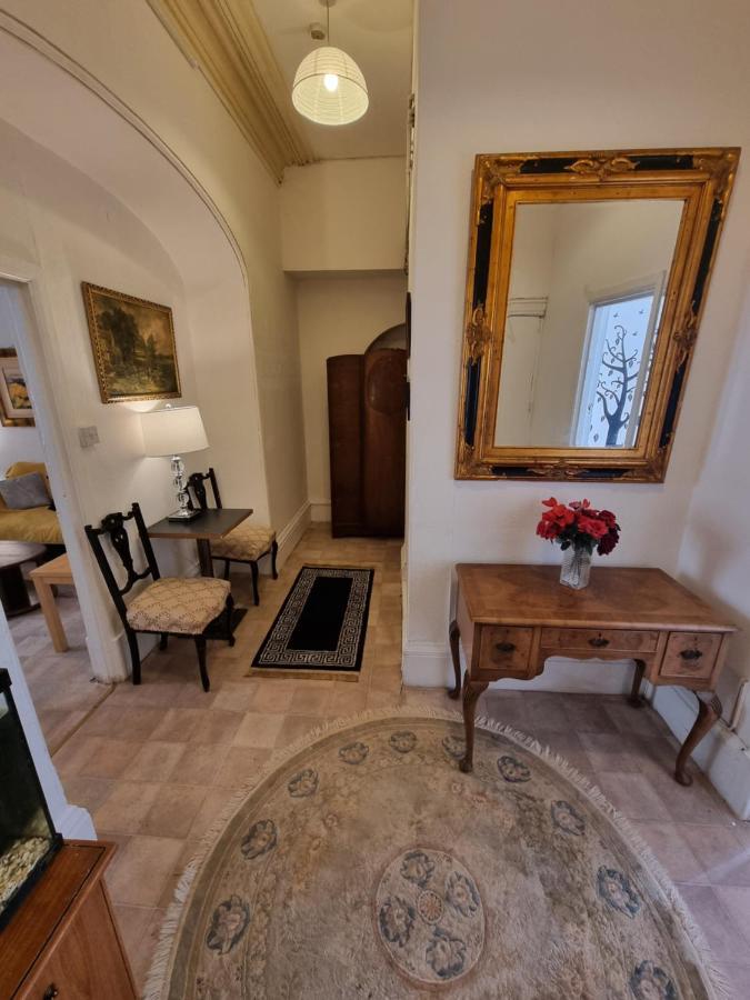Large Flat Next To Port, Cliffs, Beach With Parking Dover Buitenkant foto